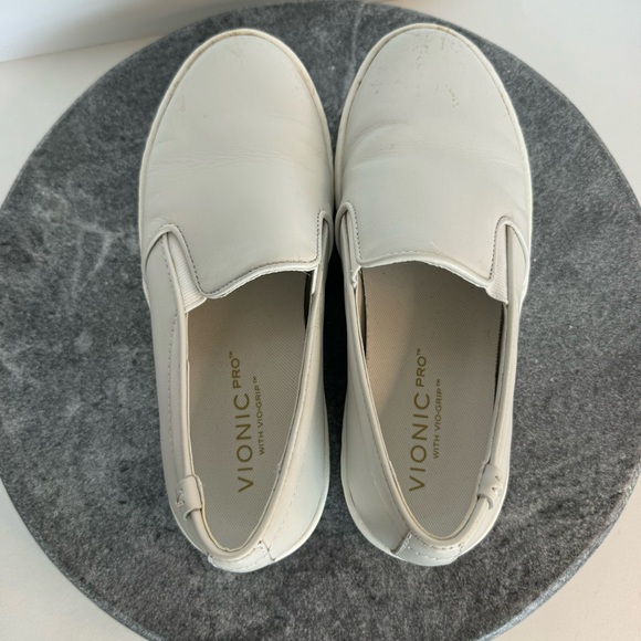 Vionic Avery White Leather Slip On Sneakers Shoes 6 - Picture 2 of 12